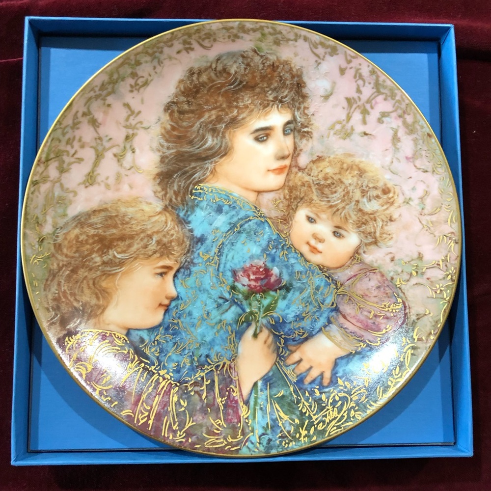 Edna Hibel 1990 Mother’s Day Plate-Elizabeth et al